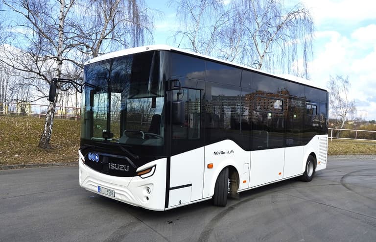 Isuzu NovoCiti Life GSR